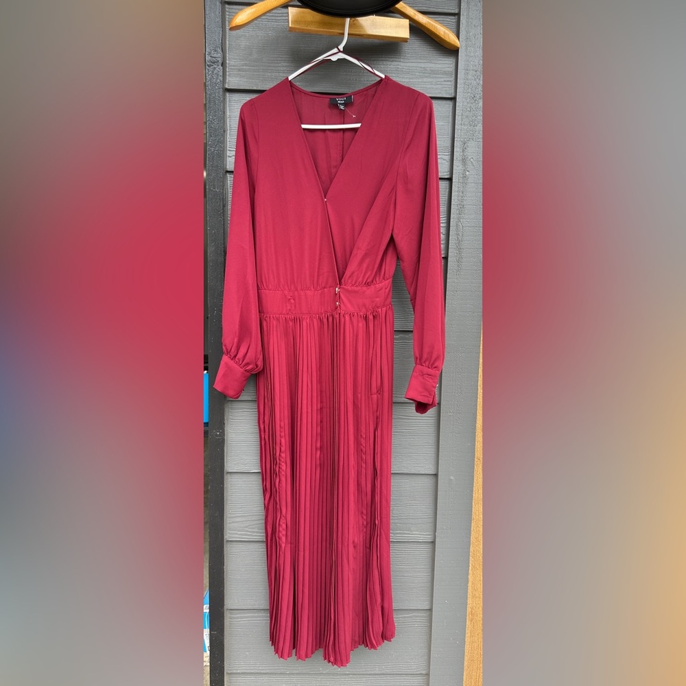 Elegant Burgundy Long Sleeve Dress